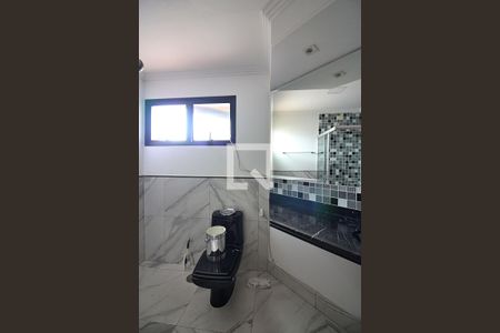 Apartamento à venda com 238m², 4 quartos e 4 vagasBanheiro da Suíte 1