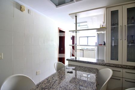 Apartamento à venda com 238m², 4 quartos e 4 vagasCopa