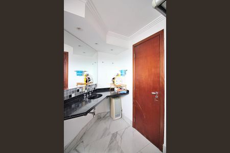 Apartamento à venda com 238m², 4 quartos e 4 vagasBanheiro da Suíte 1