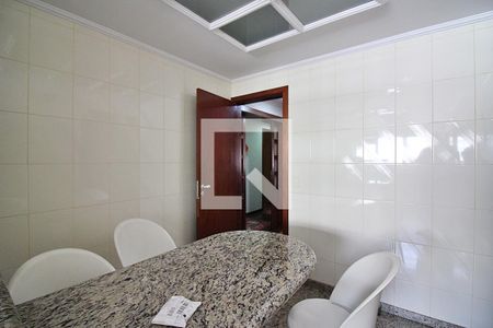 Apartamento à venda com 238m², 4 quartos e 4 vagasCopa