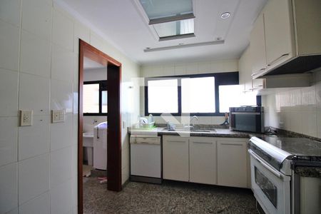 Apartamento à venda com 238m², 4 quartos e 4 vagasCozinha