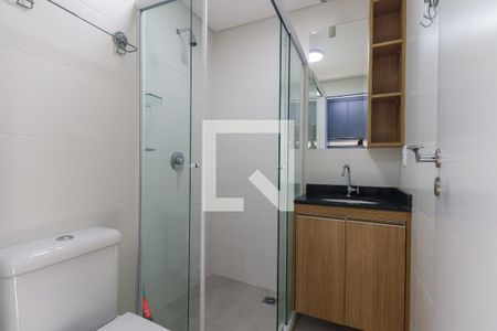 Banheiro Social de kitnet/studio para alugar com 1 quarto, 19m² em Rebouças, Curitiba