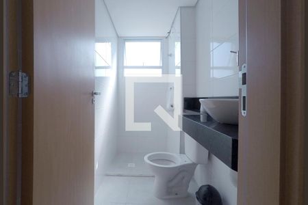 Banheiro de apartamento para alugar com 2 quartos, 43m² em Parque São Vicente, Mauá