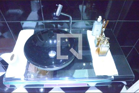 Casa à venda com 290m², 3 quartos e 2 vagasBanheiro 1