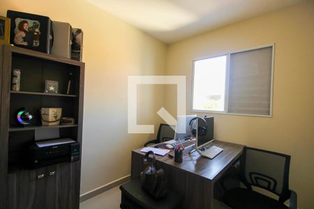 Casa de condomínio à venda com 190m², 3 quartos e 2 vagasEscritório