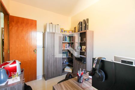 Casa de condomínio à venda com 190m², 3 quartos e 2 vagasEscritório