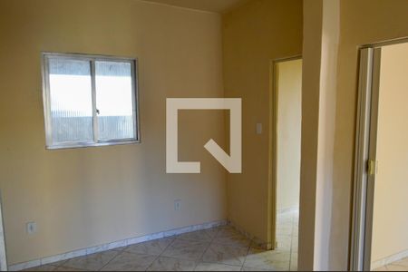 Sala de casa para alugar com 2 quartos, 64m² em Pilares, Rio de Janeiro