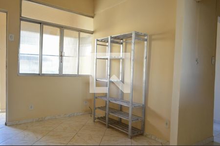 Sala de casa para alugar com 2 quartos, 64m² em Pilares, Rio de Janeiro