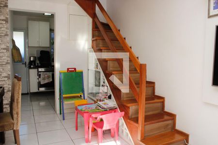 Sala de casa de condomínio à venda com 3 quartos, 90m² em Hípica, Porto Alegre