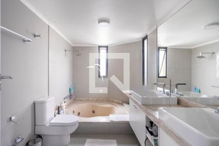 Apartamento à venda com 212m², 3 quartos e 3 vagas