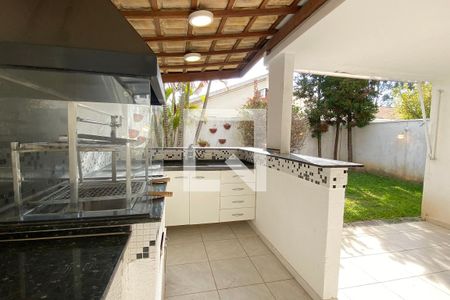 Casa de condomínio à venda com 164m², 3 quartos e 2 vagasChurrasqueira