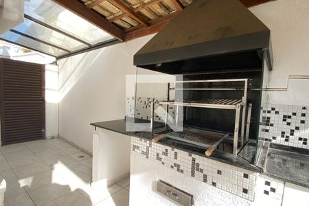 Casa de condomínio à venda com 164m², 3 quartos e 2 vagasChurrasqueira