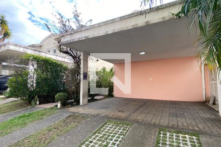 Casa de condomínio à venda com 164m², 3 quartos e 2 vagasFachada