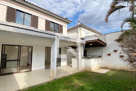 Casa de condomínio à venda com 164m², 3 quartos e 2 vagasChurrasqueira