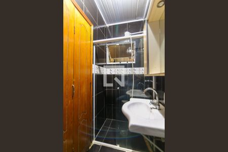 Banheiro de casa para alugar com 1 quarto, 40m² em Jardim Rosana, São Paulo