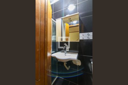 Banheiro de casa para alugar com 1 quarto, 40m² em Jardim Rosana, São Paulo
