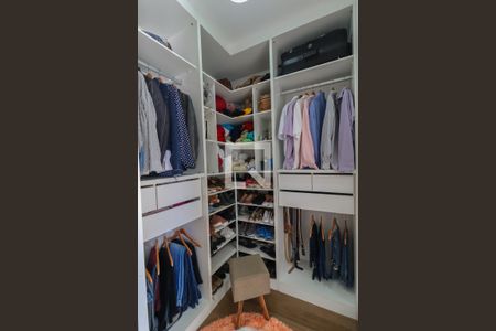 Casa de condomínio à venda com 220m², 3 quartos e 6 vagasSuíte