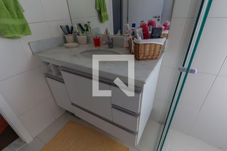 Casa de condomínio à venda com 220m², 3 quartos e 6 vagasSuíte