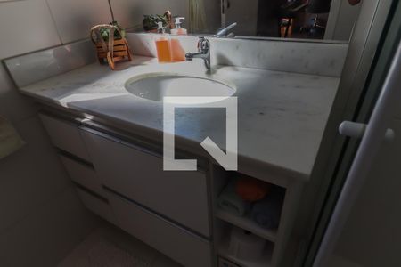 Casa de condomínio à venda com 220m², 3 quartos e 6 vagasSuíte 2