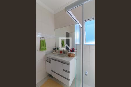 Casa de condomínio à venda com 220m², 3 quartos e 6 vagasSuíte