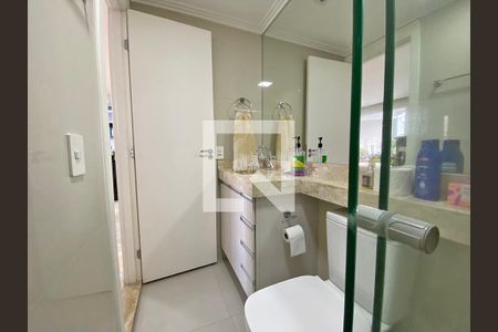 Apartamento à venda com 65m², 2 quartos e 1 vaga Apartamento à venda com 65m², 2 quartos e 1 vagaBanheiro Social