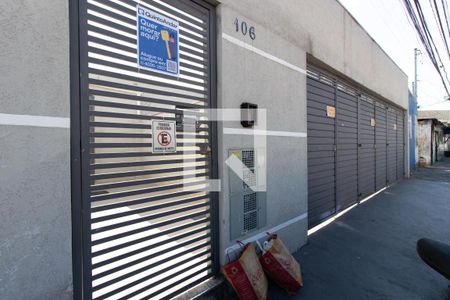 Casa de condomínio para alugar com 40m², 2 quartos e 1 vaga Casa de condomínio para alugar com 40m², 2 quartos e 1 vagaFachada