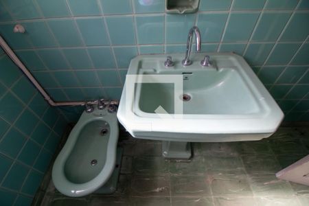 Banheiro de casa para alugar com 2 quartos, 150m² em Jardim Petropolis, São Paulo