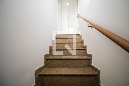 Apartamento à venda com 110m², 2 quartos e 2 vagasEscada
