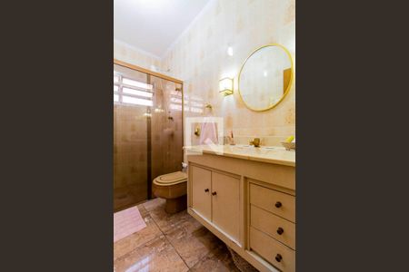 Casa à venda com 300m², 3 quartos e 3 vagas Casa à venda com 300m², 3 quartos e 3 vagasBanheiro