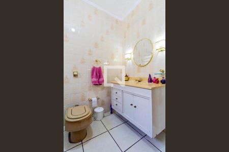 Casa à venda com 300m², 3 quartos e 3 vagas Casa à venda com 300m², 3 quartos e 3 vagasBanheiro Suíte