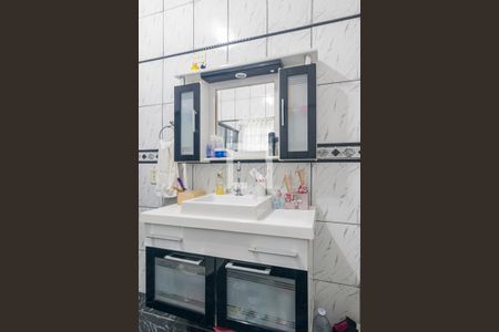 Casa à venda com 150m², 2 quartos e 2 vagas Casa à venda com 150m², 2 quartos e 2 vagasBanheiro