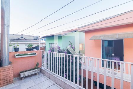 Casa à venda com 150m², 2 quartos e 2 vagas Casa à venda com 150m², 2 quartos e 2 vagasVaranda