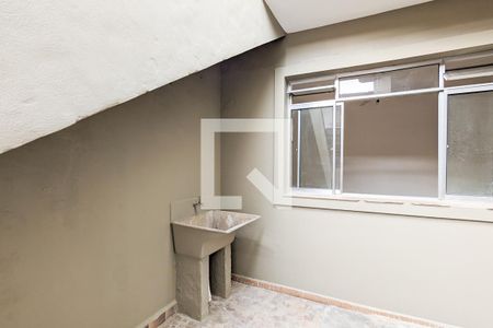 Casa à venda com 160m², 3 quartos e 2 vagasÁrea de serviço 1