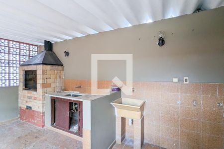Casa à venda com 160m², 3 quartos e 2 vagasÁrea de serviço 2