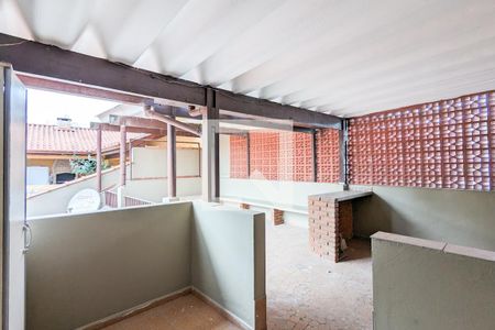 Casa à venda com 160m², 3 quartos e 2 vagasÁrea de serviço 2