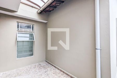 Casa à venda com 160m², 3 quartos e 2 vagasÁrea de serviço 1