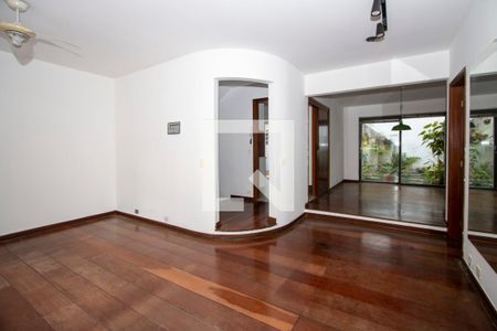 Sala de casa à venda com 4 quartos, 261m² em Vila Madalena, São Paulo