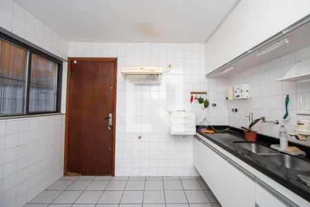 Casa à venda com 261m², 4 quartos e 4 vagasCozinha