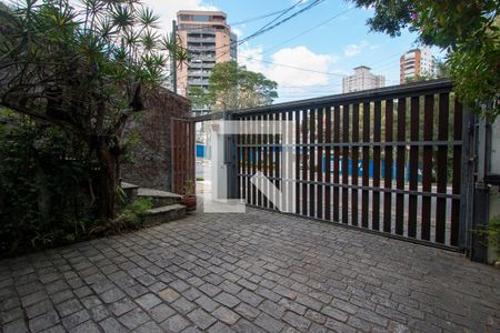 Casa à venda com 261m², 4 quartos e 4 vagasGaragem