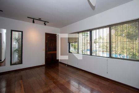 Sala de casa à venda com 4 quartos, 261m² em Vila Madalena, São Paulo