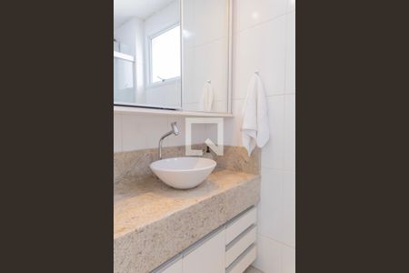 Banheiro de apartamento à venda com 3 quartos, 107m² em Sion, Belo Horizonte