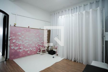 Casa à venda com 200m², 4 quartos e 2 vagasQuarto 4