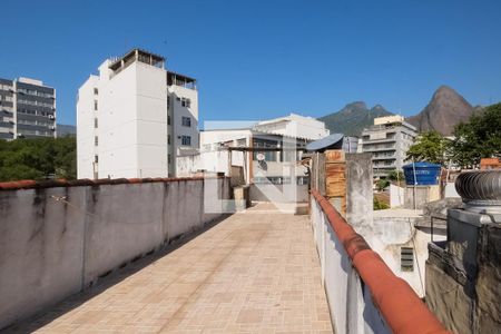 Apartamento à venda com 138m², 3 quartos e sem vaga Apartamento à venda com 138m², 3 quartos e sem vagaTerraço