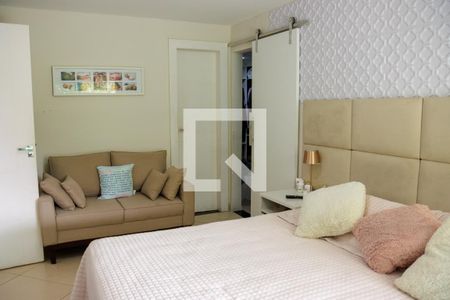 Casa de condomínio à venda com 280m², 4 quartos e 2 vagasSuite 1