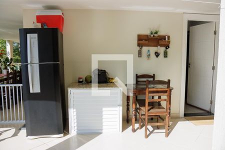 Casa de condomínio à venda com 280m², 4 quartos e 2 vagasÁrea externa