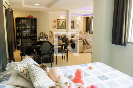 Sala de casa de condomínio para alugar com 3 quartos, 280m² em Itaipu, Niterói