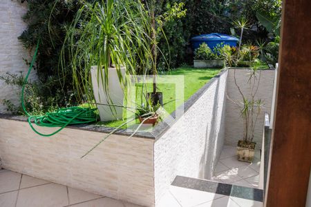 Casa de condomínio à venda com 280m², 4 quartos e 2 vagasÁrea externa