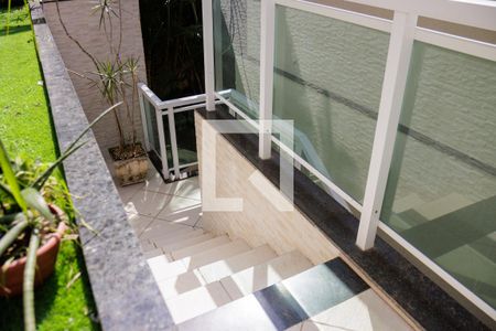 Casa de condomínio à venda com 280m², 4 quartos e 2 vagasÁrea externa