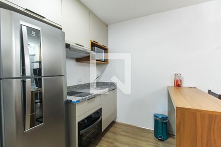 Sala/Cozinha de apartamento para alugar com 2 quartos, 38m² em Quarta Parada, São Paulo