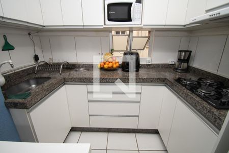 Cozinha de apartamento à venda com 2 quartos, 60m² em Campina, São Leopoldo